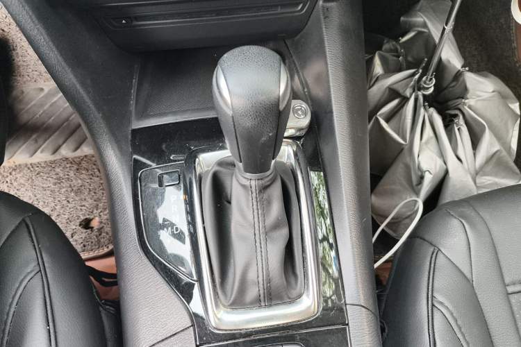 Used Mazda 3 Axela 2016 Sedan 1.5L Automatic Luxury Model Gear Lever