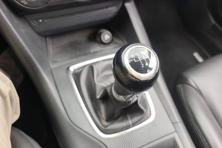 Used Mazda 3 Axela 2016 Sedan 1.5L Manual Comfort Model Gear Lever