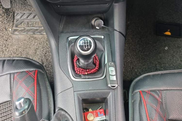Used Mazda 3 Axela 2016 Sedan 1.5L Manual Comfort Model Gear Lever