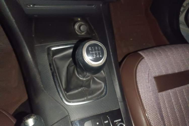 Used Mazda 3 Axela 2016 Sedan 1.5L Manual Comfort Model Gear Lever