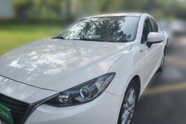 Used Mazda 3 Axela 2016 Sedan 1.5L Manual Comfort Model