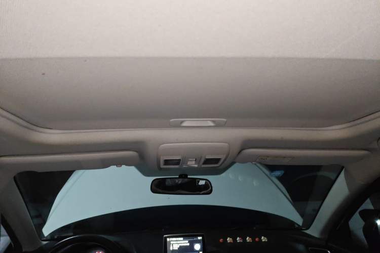 Used Mazda 3 Axela 2016 Sedan 1.5L Automatic Luxury Model Headliner