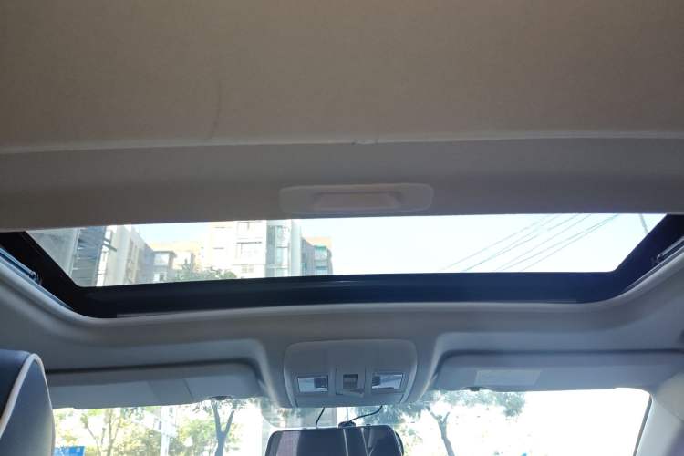 Used Mazda 3 Axela 2016 Sedan 1.5L Automatic Luxury Model Headliner