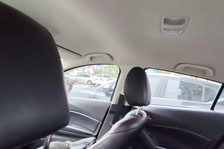 Used Mazda 3 Axela 2016 Sedan 1.5L Automatic Comfort Model Headliner