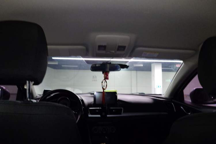 Used Mazda 3 Axela 2016 Sedan 1.5L Automatic Comfort Model Headliner