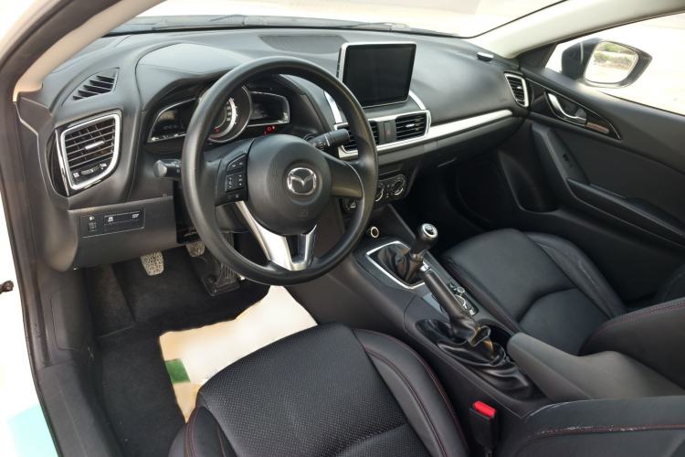 Used Mazda 3 Axela 2016 Sedan 1.5L Manual Comfort Model Interior 1