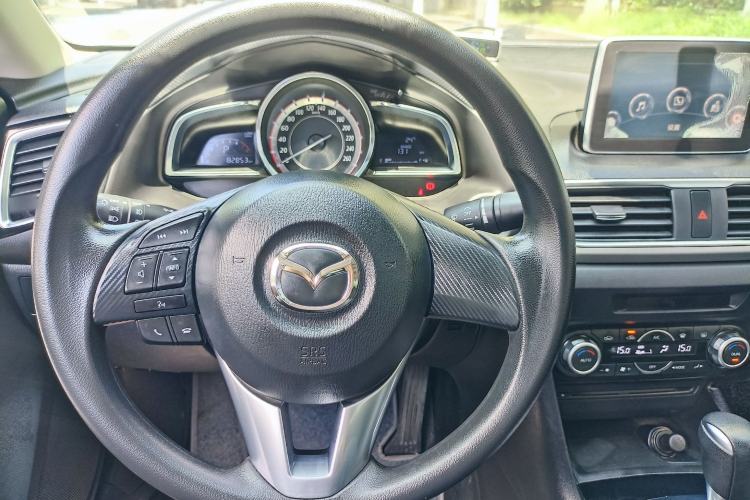 Used Mazda 3 Axela 2016 Sedan 1.5L Automatic Luxury Model Interior 12