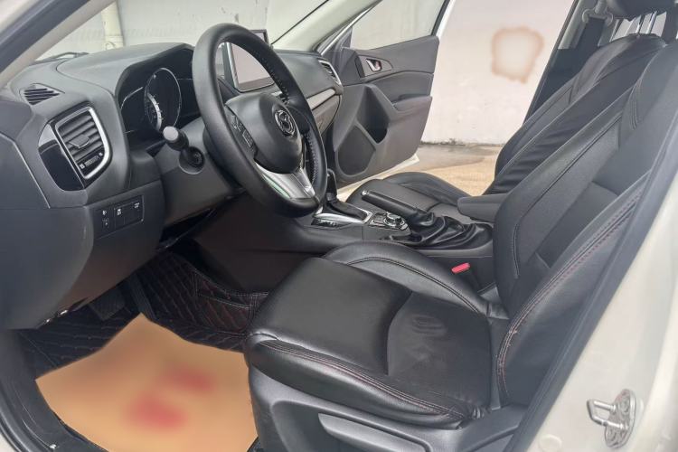 Used Mazda 3 Axela 2016 Sedan 1.5L Automatic Comfort Model Interior 2