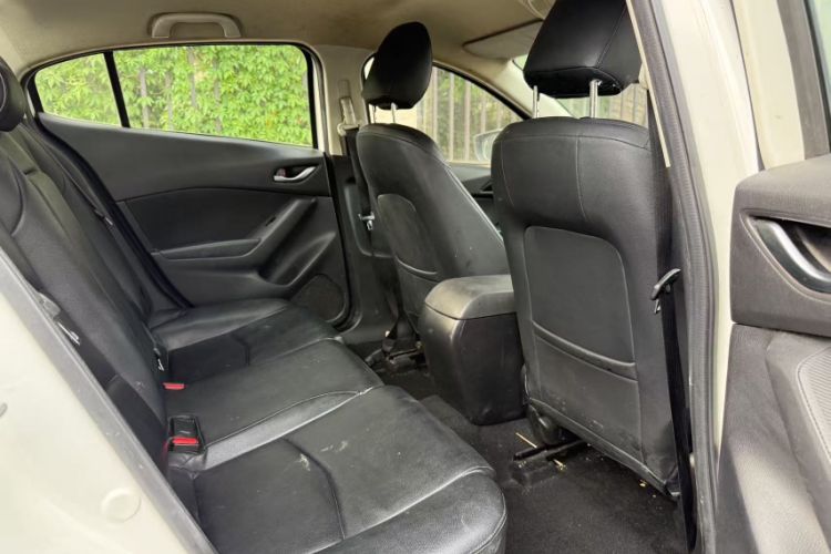 Used Mazda 3 Axela 2016 Sedan 1.5L Automatic Comfort Model Interior 2