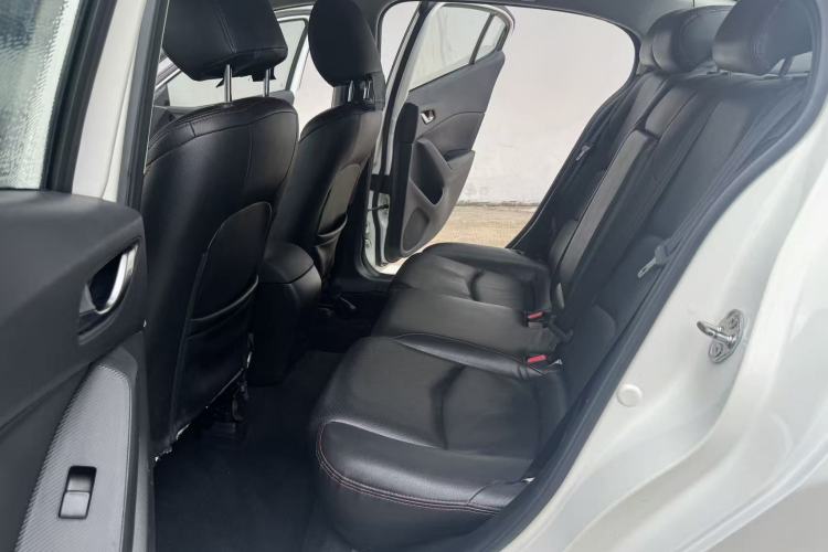 Used Mazda 3 Axela 2016 Sedan 1.5L Automatic Comfort Model Interior 3