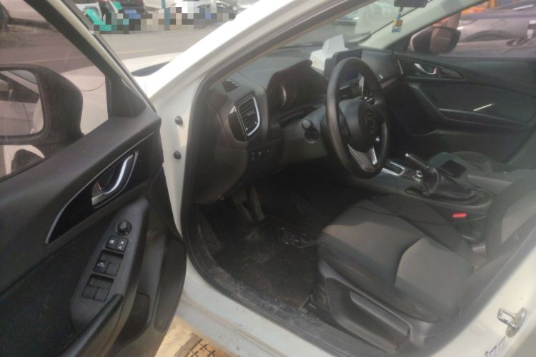 Used Mazda 3 Axela 2016 Sedan 1.5L Automatic Comfort Model Interior 3