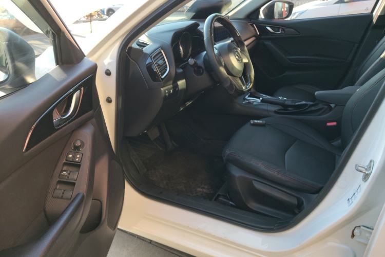 Used Mazda 3 Axela 2016 Sedan 1.5L Automatic Comfort Model Interior 3