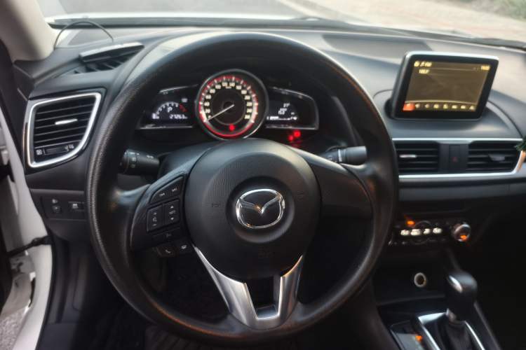 Used Mazda 3 Axela 2016 Sedan 1.5L Automatic Luxury Model Interior 4