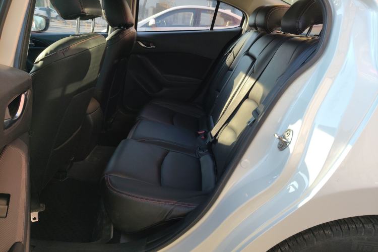Used Mazda 3 Axela 2016 Sedan 1.5L Automatic Comfort Model Interior 4