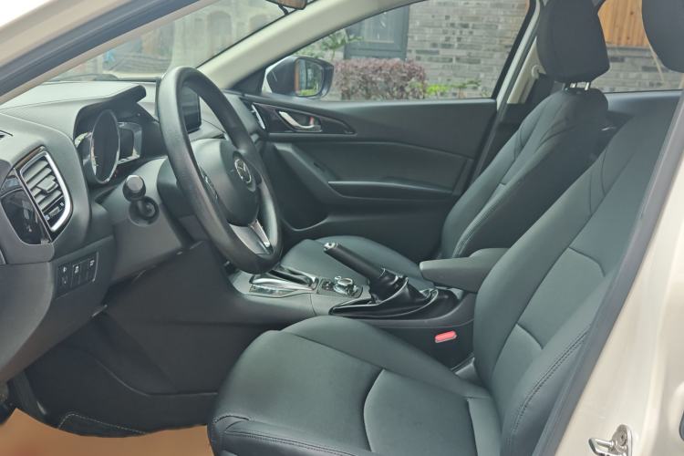 Used Mazda 3 Axela 2016 Sedan 1.5L Automatic Comfort Model Interior 6