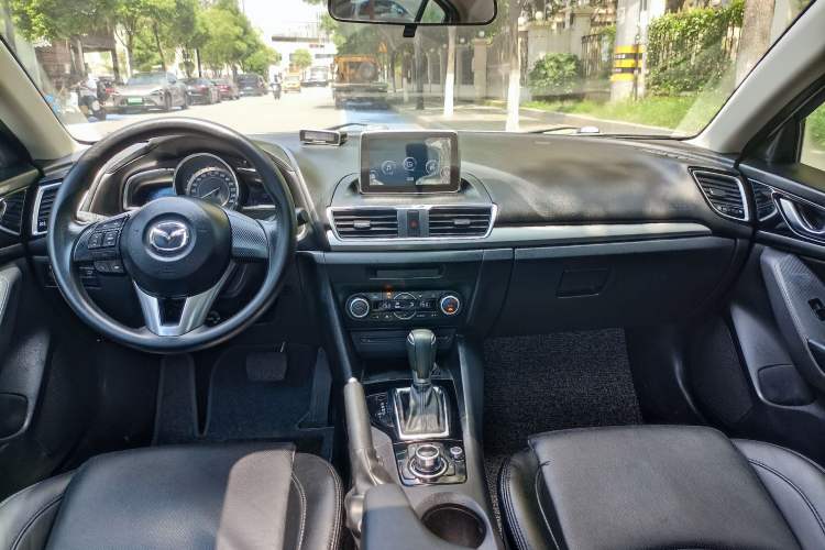 Used Mazda 3 Axela 2016 Sedan 1.5L Automatic Luxury Model Interior 8