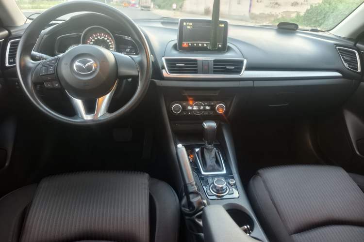 Used Mazda 3 Axela 2016 Sedan 1.5L Automatic Luxury Model Interior 9