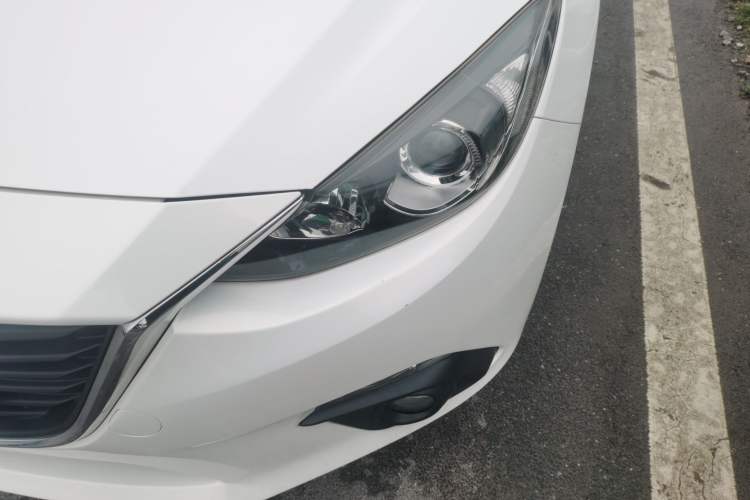 Used Mazda 3 Axela 2016 Hatchback 2.0L Automatic Sport Model Left Front Headlight
