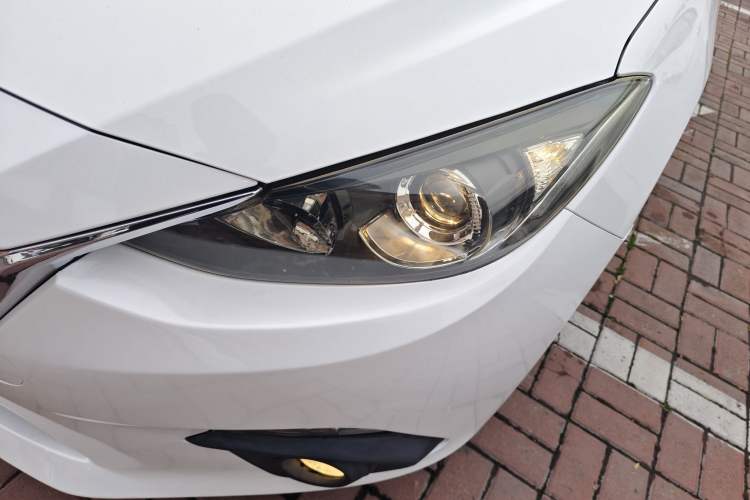 Used Mazda 3 Axela 2016 Sedan 1.5L Automatic Luxury Model Left Front Headlight