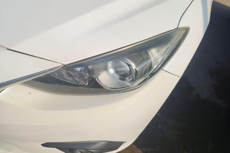 Used Mazda 3 Axela 2016 Sedan 1.5L Automatic Luxury Model Left Front Headlight