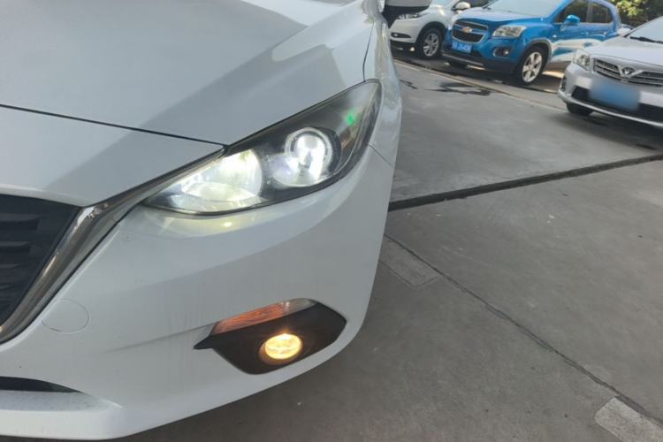 Used Mazda 3 Axela 2016 Sedan 1.5L Automatic Luxury Model Left Front Headlight