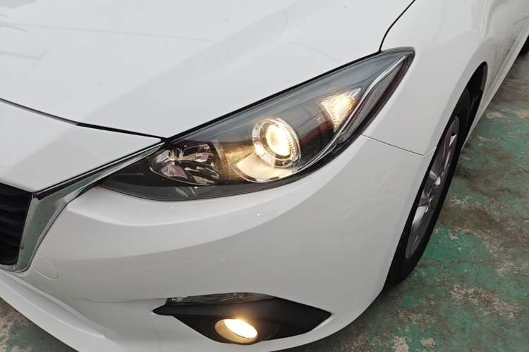 Used Mazda 3 Axela 2016 Sedan 1.5L Manual Luxury Model Left Front Headlight
