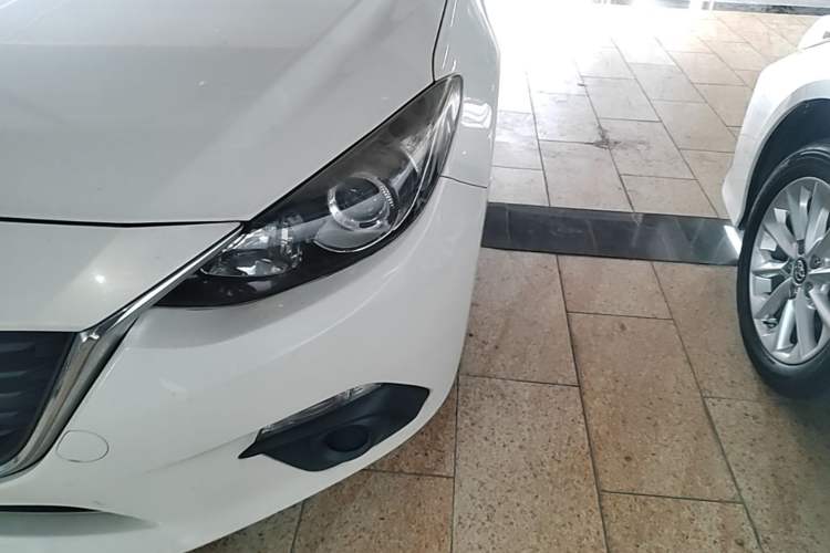 Used Mazda 3 Axela 2016 Sedan 1.5L Automatic Comfort Model Left Front Headlight