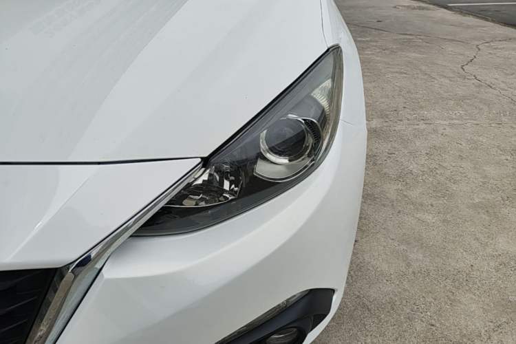 Used Mazda 3 Axela 2016 Sedan 1.5L Automatic Comfort Model Left Front Headlight