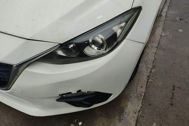 Used Mazda 3 Axela 2016 Sedan 1.5L Automatic Comfort Model Left Front Headlight