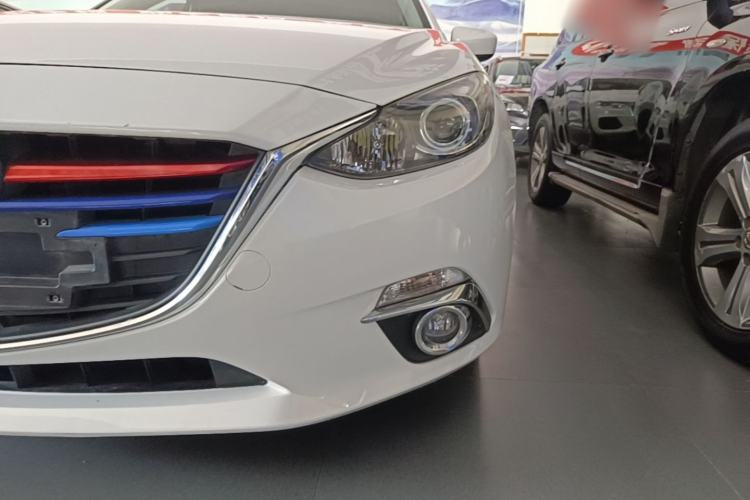 Used Mazda 3 Axela 2016 Sedan 1.5L Automatic Luxury Model Left Front Headlight
