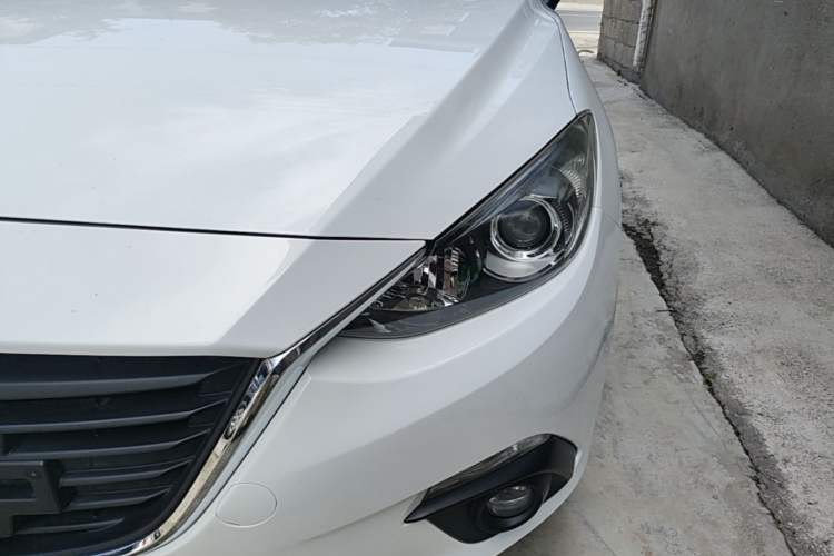 Used Mazda 3 Axela 2016 Sedan 1.5L Automatic Comfort Model Left Front Headlight