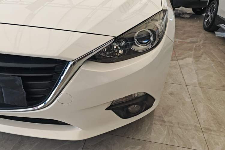 Used Mazda 3 Axela 2016 Sedan 1.5L Automatic Comfort Model Left Front Headlight