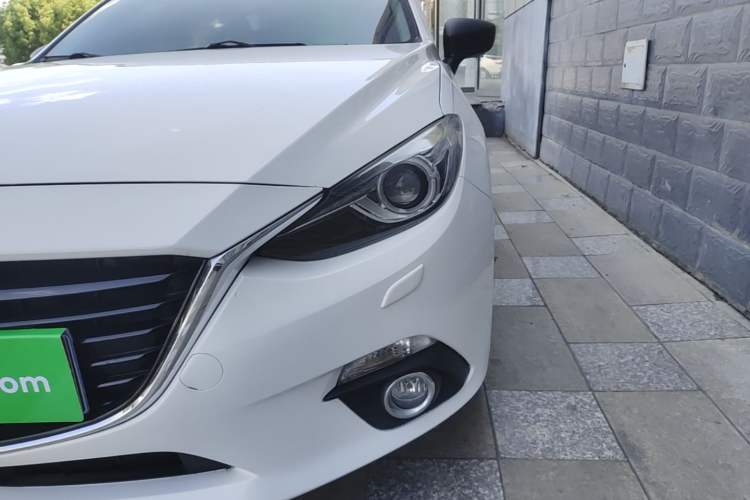 Used Mazda 3 Axela 2016 Sedan 2.0L Automatic Flagship Model Left Front Headlight