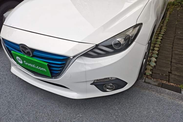Used Mazda 3 Axela 2016 Sedan 1.5L Automatic Comfort Model Left Front Headlight