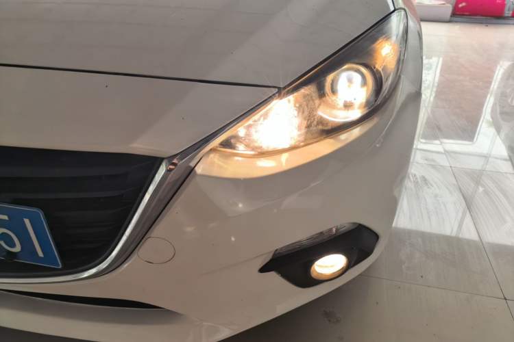 Used Mazda 3 Axela 2016 Sedan 1.5L Automatic Comfort Model Left Front Headlight