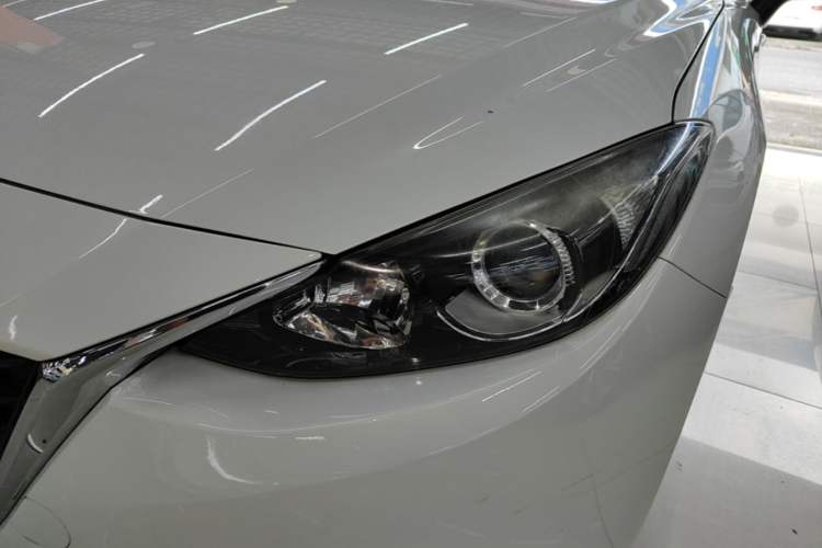 Used Mazda 3 Axela 2016 Hatchback 1.5L Automatic Comfort Model Left Front Headlight