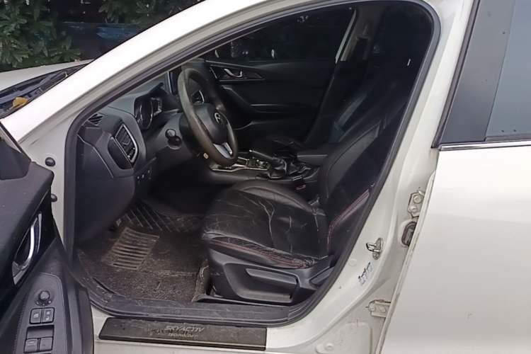 Used Mazda 3 Axela 2016 Sedan 1.5L Automatic Luxury Model Left Front Seat