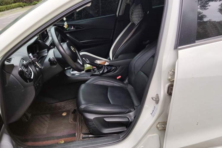 Used Mazda 3 Axela 2016 Sedan 1.5L Automatic Comfort Model Left Front Seat