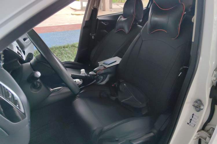 Used Mazda 3 Axela 2016 Sedan 1.5L Automatic Comfort Model Left Front Seat