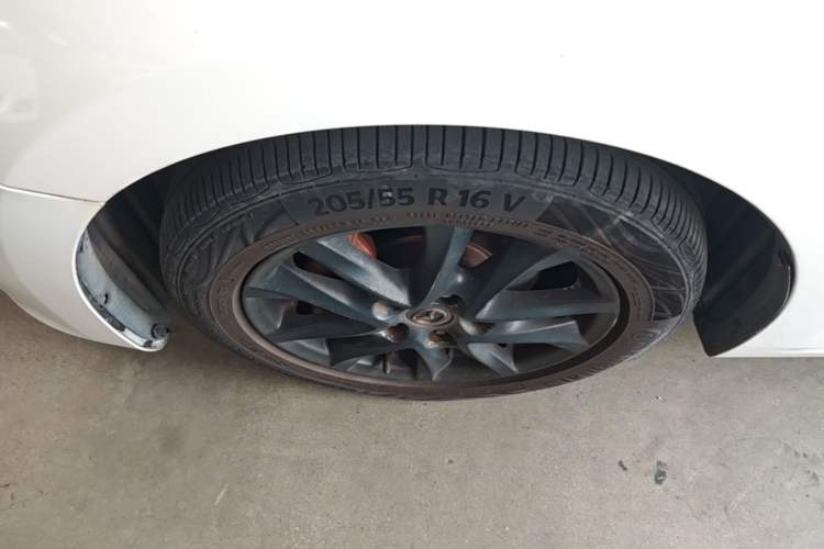 Used Mazda 3 Axela 2016 Sedan 1.5L Automatic Luxury Model Left Front Wheel Hub