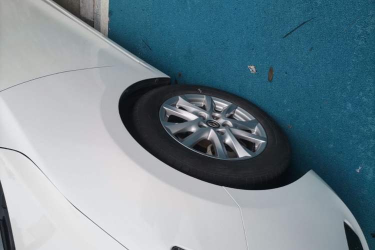 Used Mazda 3 Axela 2016 Sedan 1.5L Manual Comfort Model Left Front Wheel Hub