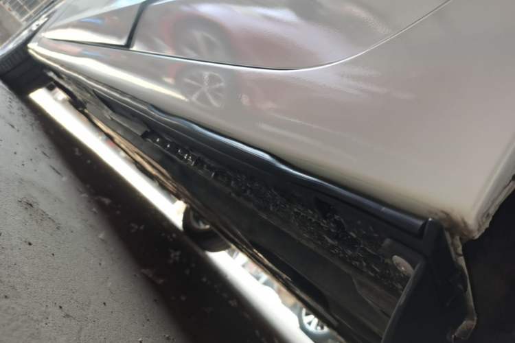 Used Mazda 3 Axela 2016 Hatchback 1.5L Automatic Luxury Model Left Side Sill