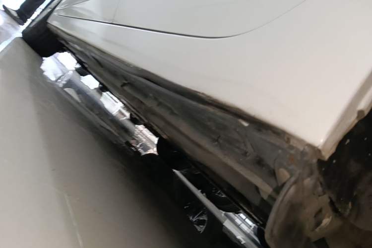 Used Mazda 3 Axela 2016 Sedan 1.5L Automatic Luxury Model Left Side Sill