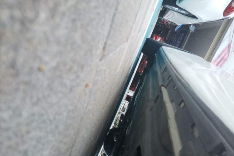 Used Mazda 3 Axela 2016 Sedan 1.5L Manual Comfort Model Left Side Sill