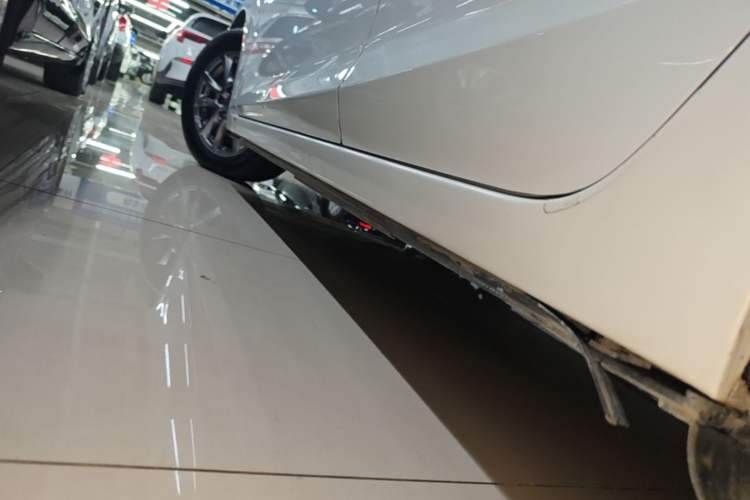 Used Mazda 3 Axela 2016 Sedan 1.5L Manual Luxury Model Left Side Sill