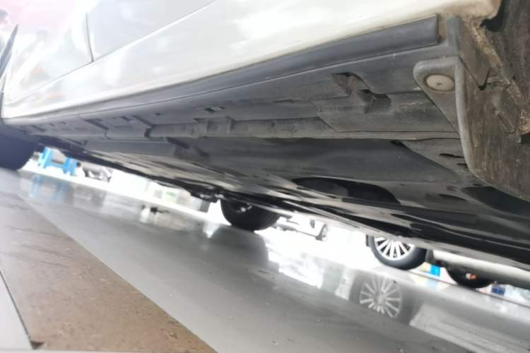 Used Mazda 3 Axela 2016 Sedan 1.5L Automatic Luxury Model Left Side Sill
