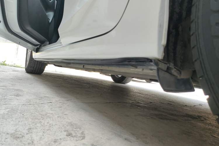 Used Mazda 3 Axela 2016 Sedan 1.5L Automatic Comfort Model Left Side Sill