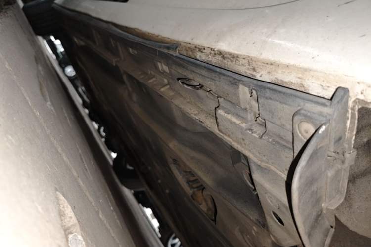 Used Mazda 3 Axela 2016 Sedan 1.5L Automatic Comfort Model Left Side Sill