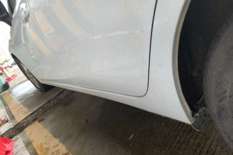 Used Mazda 3 Axela 2016 Sedan 1.5L Automatic Luxury Model Left Side Sill