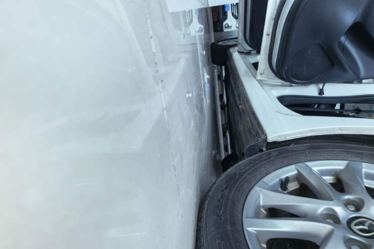 Used Mazda 3 Axela 2016 Sedan 1.5L Automatic Comfort Model Left Side Sill